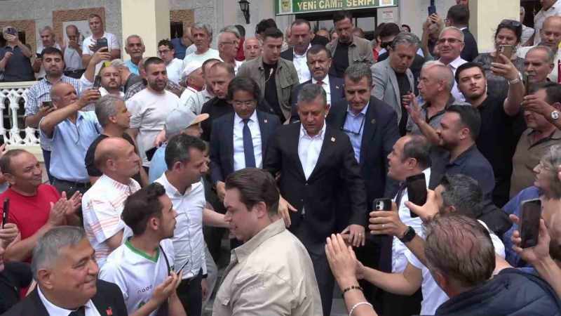 CHP Grup Başkanı Özgür Özel, Halkla Buluştu ve Mesajlarını Paylaştı