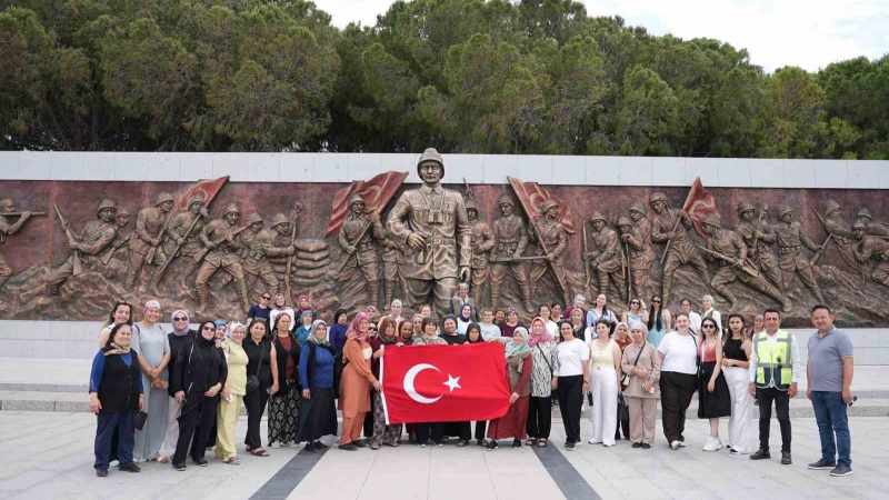 Denizli Büyükşehir Belediyesi'nden kırsal kadınlara özel anlam dolu Çanakkale gezisi