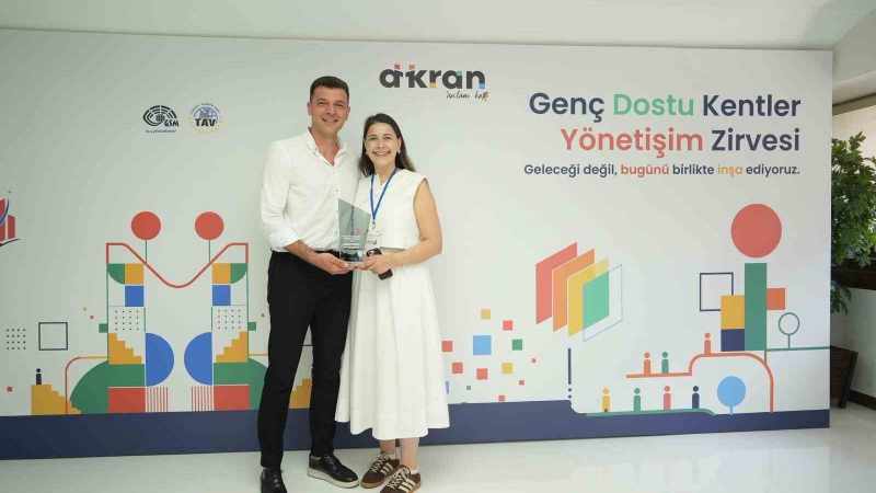 Denizli Büyükşehir Belediyesi, 'Genç Dostu Kent: İyi Yönetişim Teşvik' Ödülünü Aldı