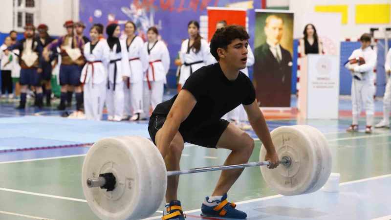 Denizli'de Gençlik ve Spor Bakanlığı'nın Spor Okulları Resmi Açılışı Gerçekleşti
