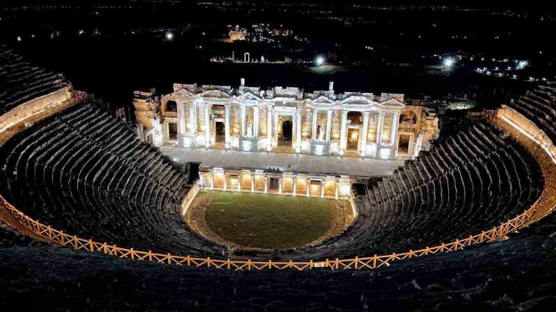 Hierapolis’te gece müzeciliğinde yeni sezon başladı