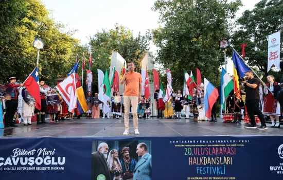 20. Uluslararası Halk Dansları Festivali, Coşkulu Kortejle Kapılarını Açtı