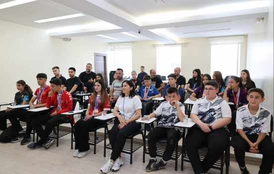Başkan Kadir Tatık, Tavas'ın Başarıyla Taçlanan Şampiyonlarını Ağırladı