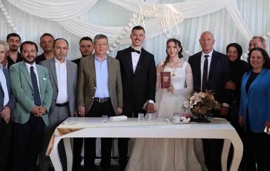 Başkan Kumral, Kızını Evlilik Hayatına Uğurladı