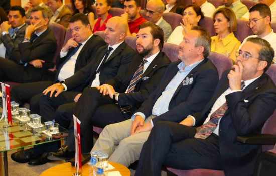 DENİB Yatırım Zirvesi'nde 