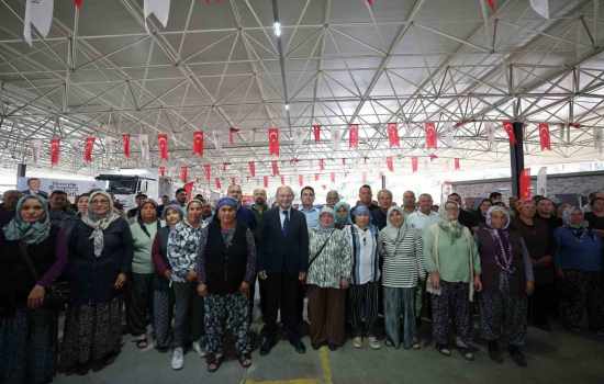 Denizli Büyükşehir Belediyesi, 6 bin 317 çiftçiye yem yardımı gerçekleştirdi.