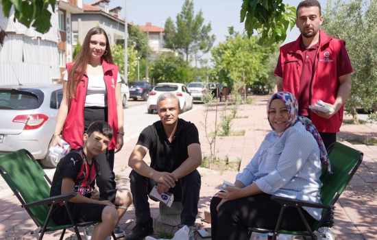 Denizli Büyükşehir, sınav heyecanı yaşayan gençlerle babalarını unutmadı!