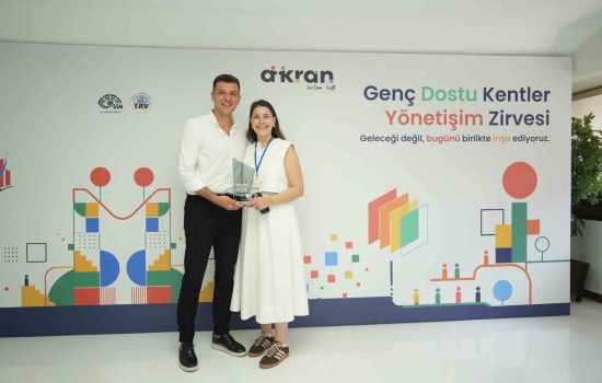 Denizli Büyükşehir Belediyesi, 'Genç Dostu Kent: İyi Yönetişim Teşvik' Ödülünü Aldı
