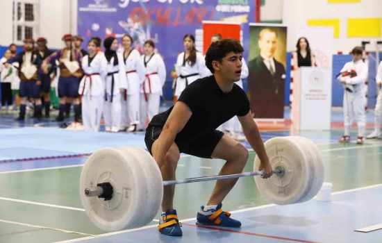 Denizli'de Gençlik ve Spor Bakanlığı'nın Spor Okulları Resmi Açılışı Gerçekleşti