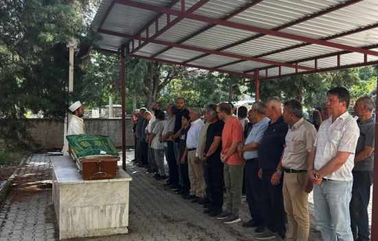 Gazeteci Sözeri'nin Annesi, Son Yolculuğuna Dualarla Uğurlandı