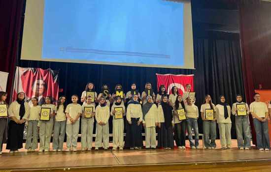 Gençler, İngilizceyi Sanat ile Birleştirerek Eşsiz Bir Deneyim Yarattı