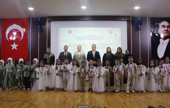 Kardeş Kur'an Kursları Yılsonu Etkinliğinde Coşkulu Bir Kutlama Gerçekleştirdi
