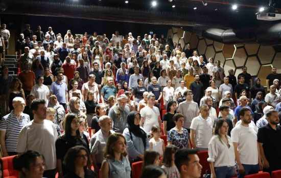Merkezefendi Belediyesi Tiyatrosu'ndan Yıl Sonu Gösterisi Coşkusu!
