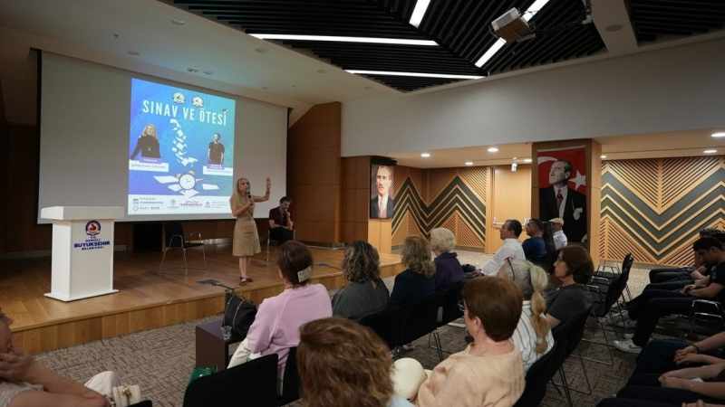 Sınav ve Ötesi Programı, Gençlere Yol Gösterdi