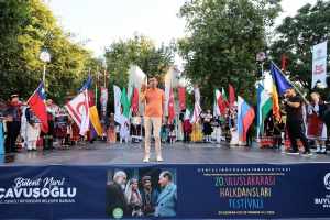 20. Uluslararası Halk Dansları Festivali, Coşkulu Kortejle Kapılarını Açtı