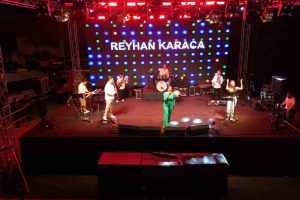 Reyhan Karaca'nın Sahne Aldığı 48. Geleneksel Honaz Kiraz Festivali Coşkuyla Kutlandı
