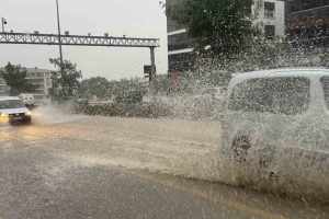 Denizli’de Yoğun Yağış Trafiği Olumsuz Etkiledi