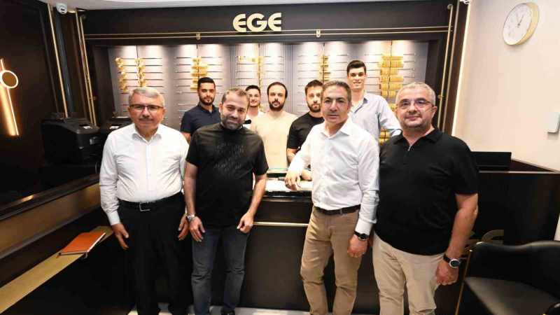 Başkan Erdoğan, Üyeleri ve Esnafları Ziyaret Etmeye Devam Ediyor