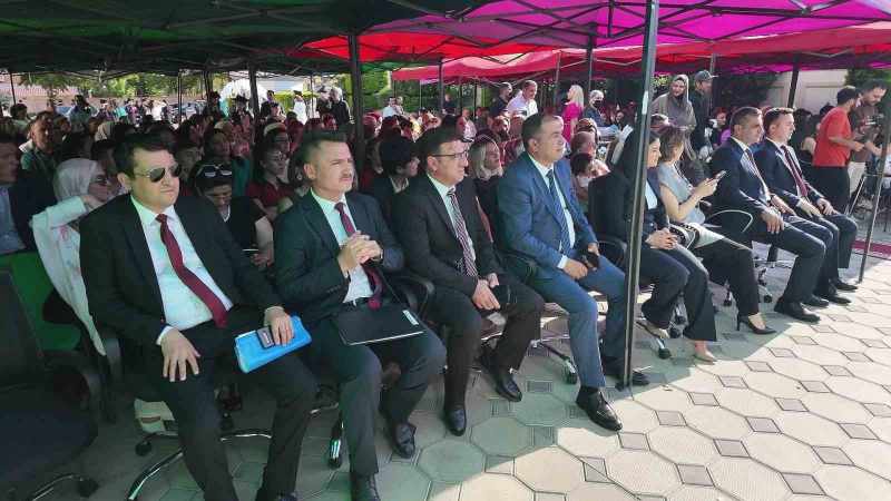 Çamelili Öğrenciler, Kardeş Okulun Mezuniyet Töreninde Yer Aldı