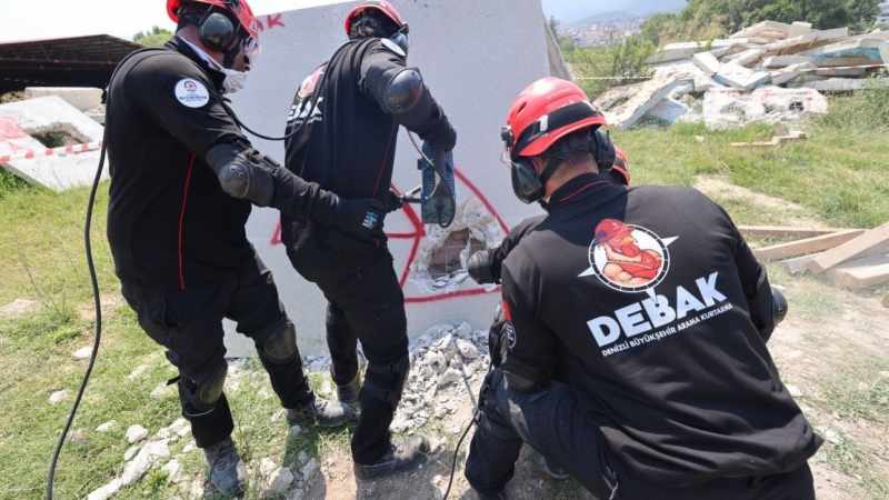 Denizli Büyükşehir’in gönüllü ekibi artık Türkiye'deki afetlerde aktif rol alacak