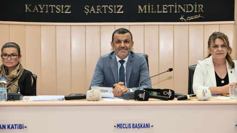 Denizli Büyükşehir Meclisi'nden Öğrencilere ve Ailelerine Üçlü Destek Programı!
