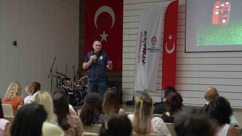 Denizli Büyükşehir Belediyesi Çalışanları, Bağımlılık ve Siber Suçlarla Mücadele Eğitimi Aldı