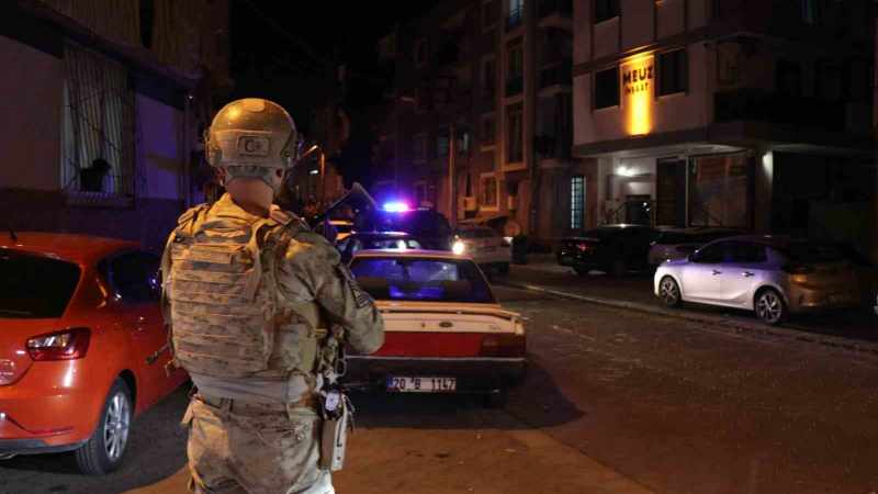Denizli'de 53 Yıldır Firarda Olan 2 Kaçak, JASAT'ın Üst Düzey Takibine Yakalandı