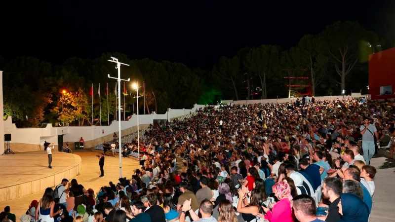 Denizli'de Açık Hava Sineması Heyecanı Yaşanıyor