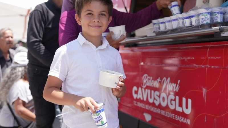 Denizli Pazarlarında Müzik ve İkramlarla Dolu Bir Gün!