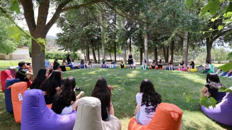 Denizli'nin gençleri, Büyükşehir Belediyesi'nin düzenlediği yaz kampında bir araya geldi