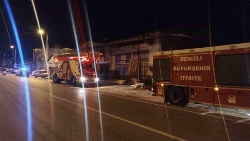Marangozhane alev alev: Yangın büyük korkuya sebep oldu