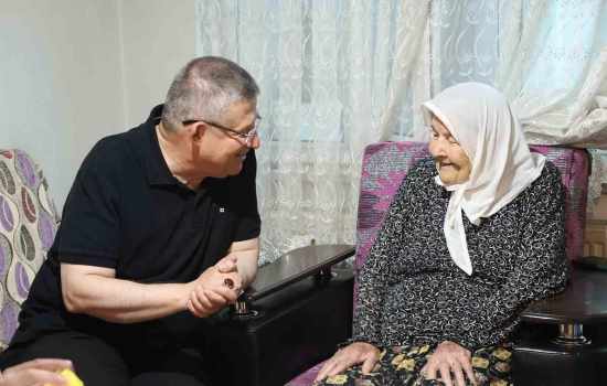 AK Parti İl Başkanı Subaşıoğlu, Muratdede Mahallesi'nde Ev Ziyaretleri Gerçekleştirdi