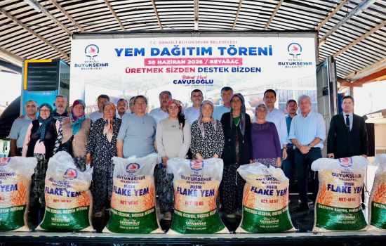 Beyağaç'ta 374 çiftçiye yem yardımı yapıldı