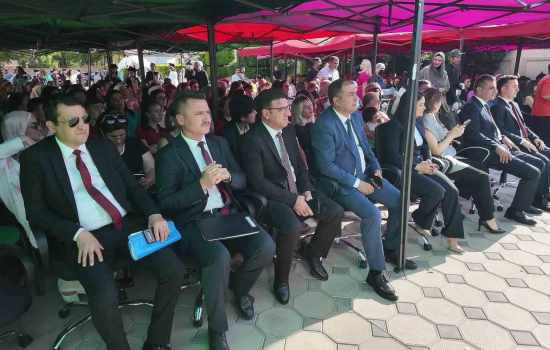 Çamelili Öğrenciler, Kardeş Okulun Mezuniyet Töreninde Yer Aldı