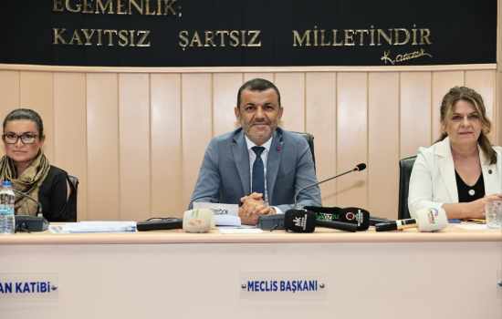 Denizli Büyükşehir Meclisi'nden Öğrencilere ve Ailelerine Üçlü Destek Programı!