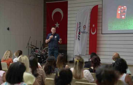 Denizli Büyükşehir Belediyesi Çalışanları, Bağımlılık ve Siber Suçlarla Mücadele Eğitimi Aldı