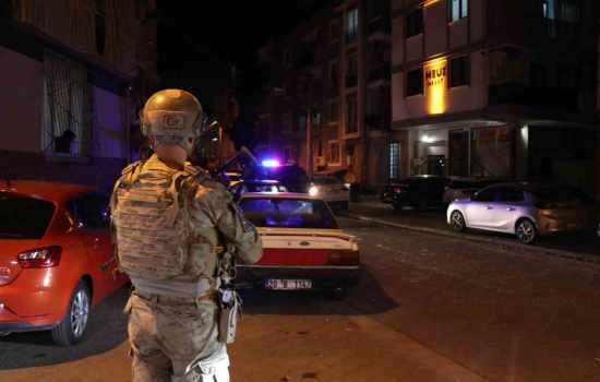 Denizli'de 53 Yıldır Firarda Olan 2 Kaçak, JASAT'ın Üst Düzey Takibine Yakalandı