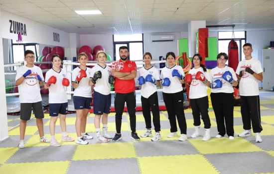 Denizli'nin Boks Yıldızları Türkiye Şampiyonası'nda Ring Yükseltiyor!