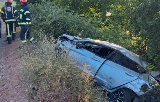 Kontrolden çıkarak şarampole yuvarlanan aracın sürücüsü yaşamını yitirdi