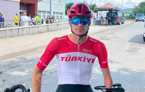 Milli bisikletçi Mehmet Keskin Slovakya'da Yarıştığı Etkinlikte Boy Gösterdi
