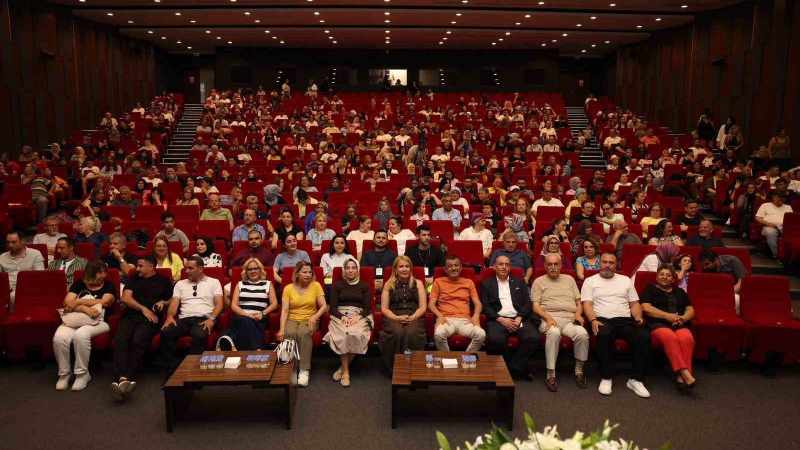 Merkezefendi Engelsiz Yaşam Akademisi'nde Yılsonu Kutlaması Coşku Dolu Anlarla Gerçekleşti