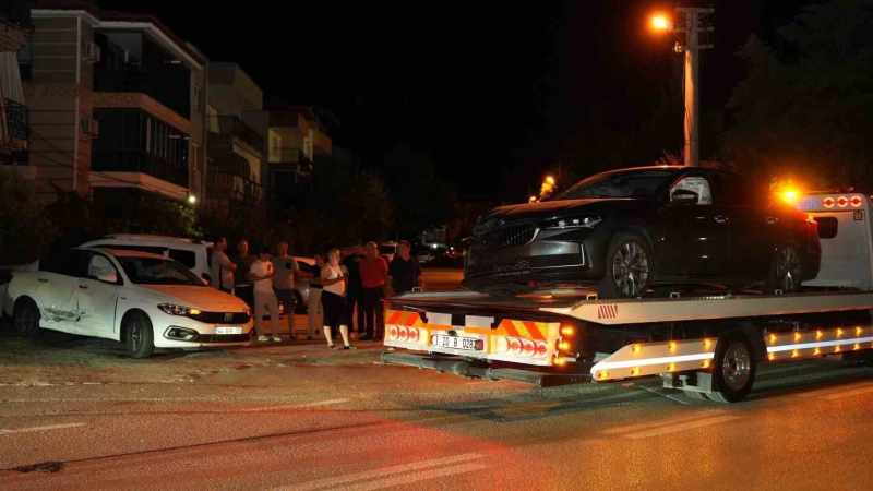 Tali yoldan çıkan araç, 5 otomobilin dahil olduğu zincirleme kazaya yol açtı