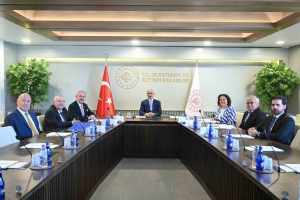 Ulaştırma ve Altyapı Bakanı Uraloğlu ile AK Partili Başkanlar Bir Araya Geldi