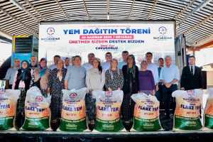 Beyağaç'ta 374 çiftçiye yem yardımı yapıldı