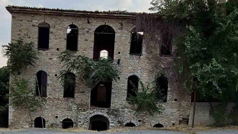 Denizli Büyükşehir Belediyesi Tavas Taş Hanı'nı restore etmeyi planlıyor
