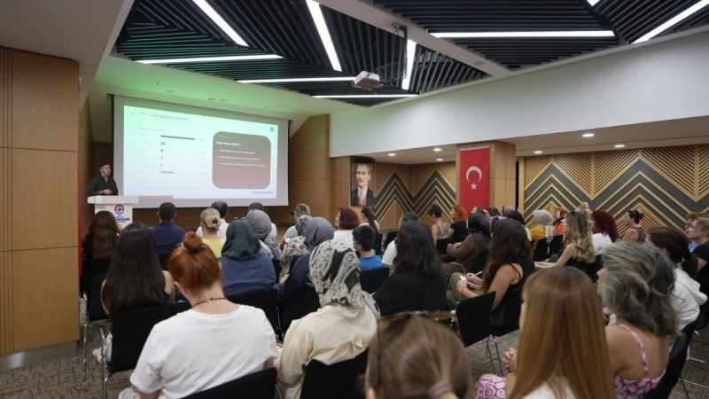 Denizli’de 60 kadın girişimci Etsy eğitimiyle dünya pazarına hazırlanıyor
