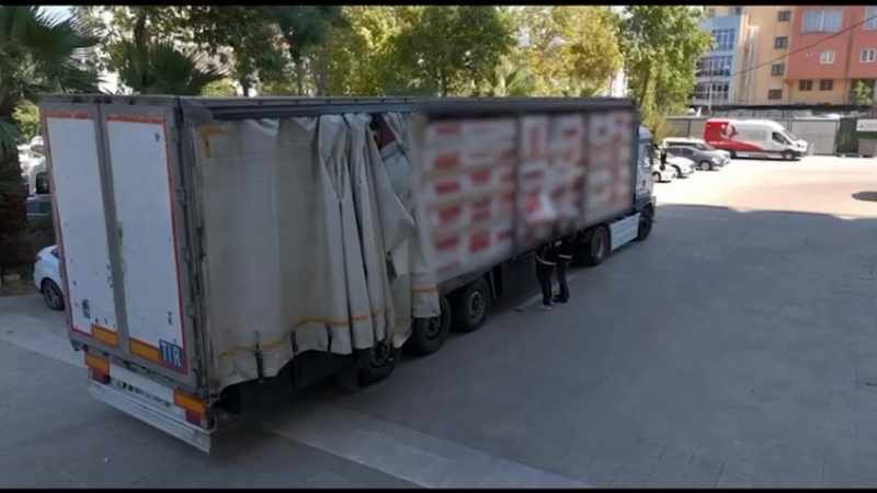 İzolasyon Malzemeleri Arasında 5 Milyon Kaçak Sigara Yakalandı