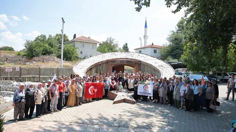 Buldan ve Güney’den gelen kadınlar Acıpayam Kanyonu ve Keloğlan Mağarası’nı gezdi