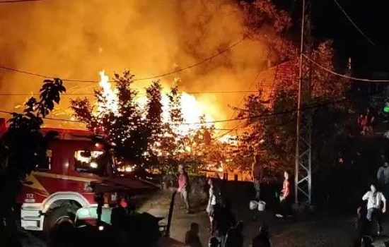 Baba ve Oğulun Evi Alevlere Yenik Düştü