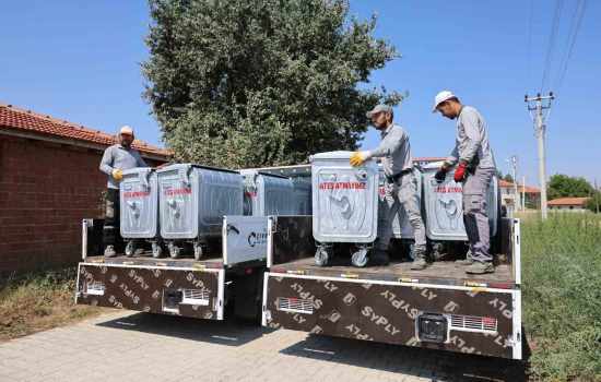 Çivril'de vatandaşların talebiyle 285 yeni çöp konteyneri yerleştirildi
